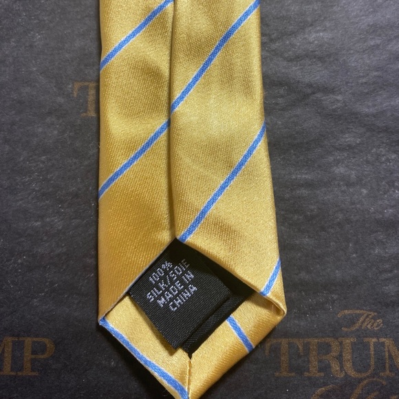 President Donald J Trump Signature Collection Tie - Picture 6 of 8